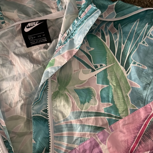 Nike cropped jacket - Picture 2 of 6